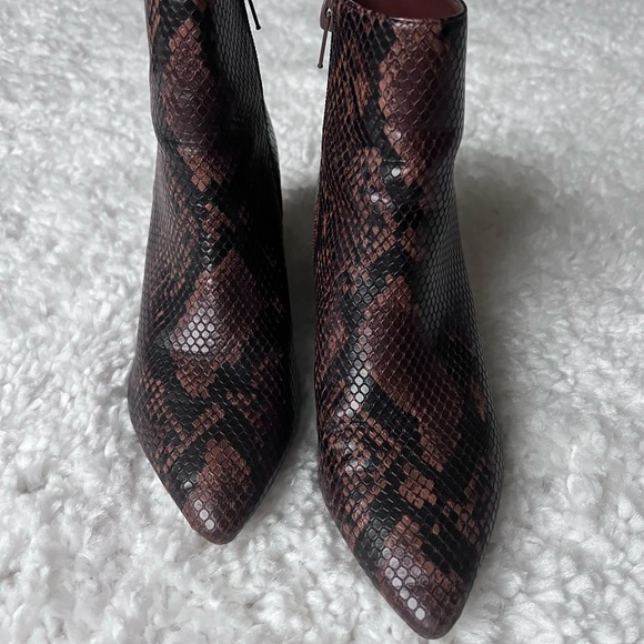 Steve Madden Snakeskin Zipper Booties - Size 7.5 GREAT Condition - Picture 2 of 9